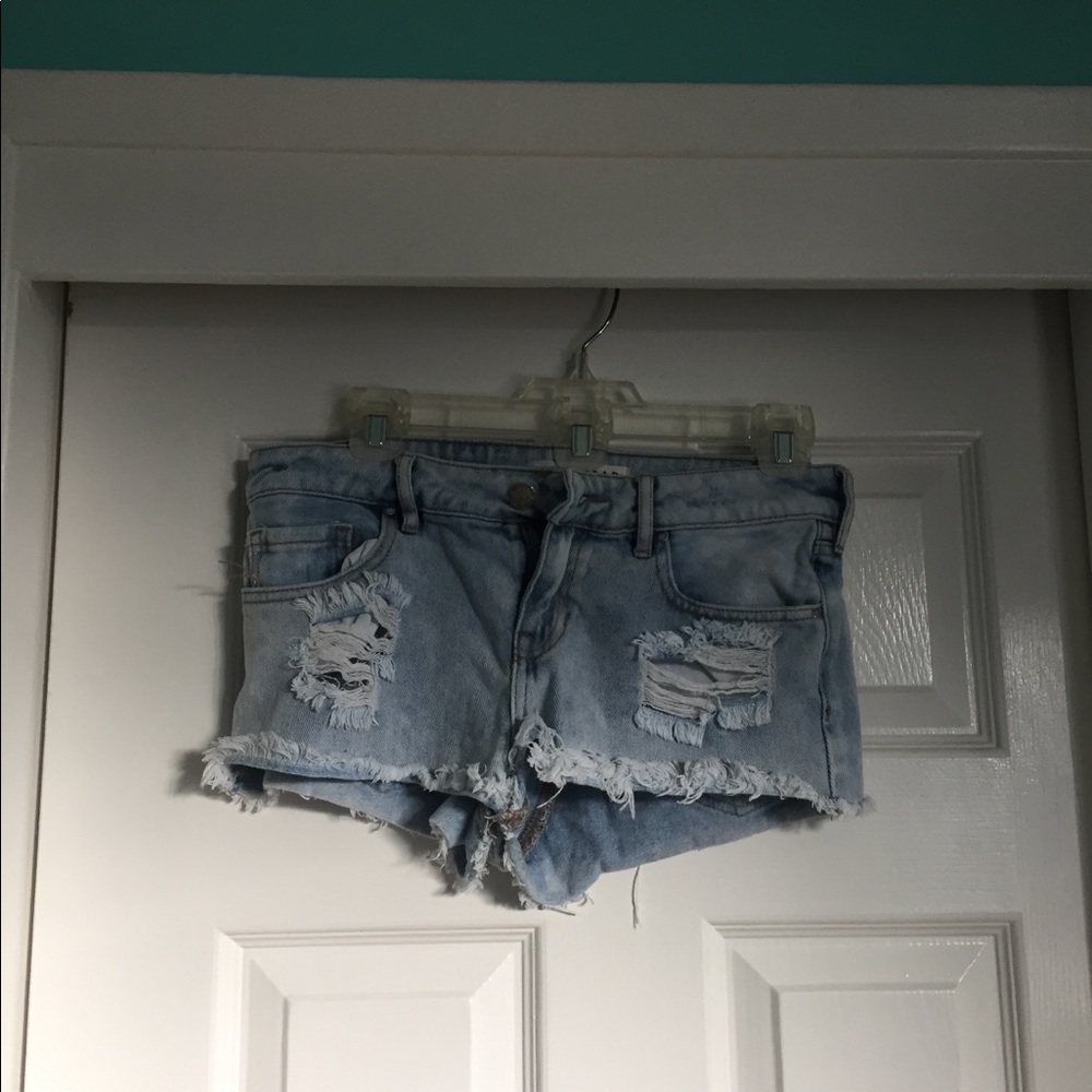 bullhead denim co. low rise shorts